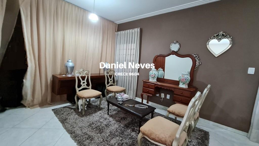 Casa, 4 quartos, 212 m² - Foto 1