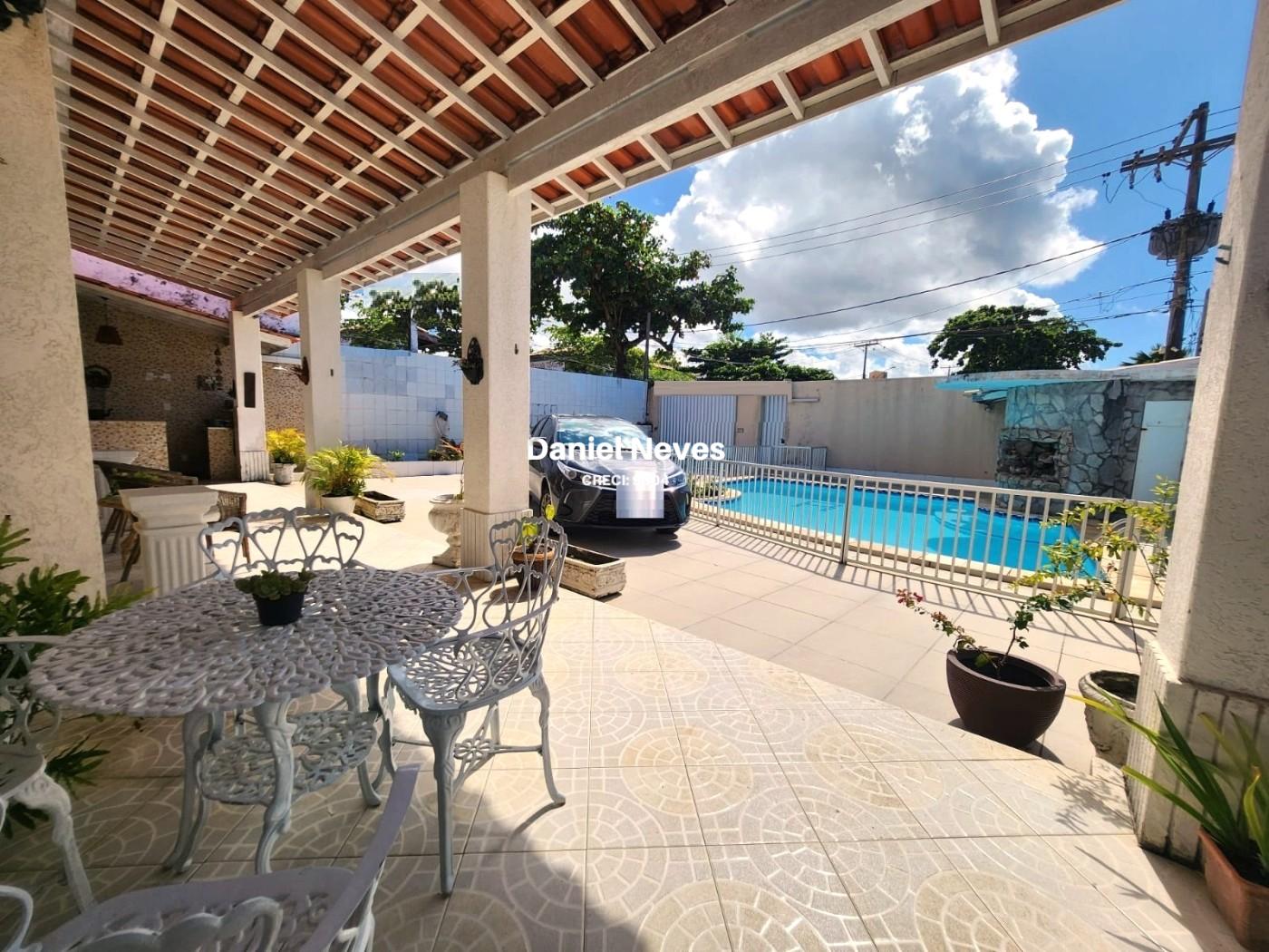 Casa, 5 quartos, 220 m² - Foto 2